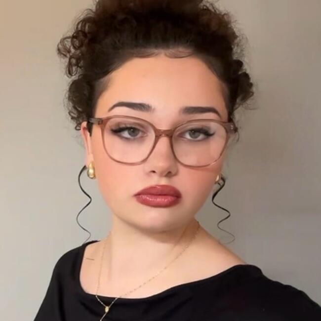 Babysitter in Le Chesnay: Camélia