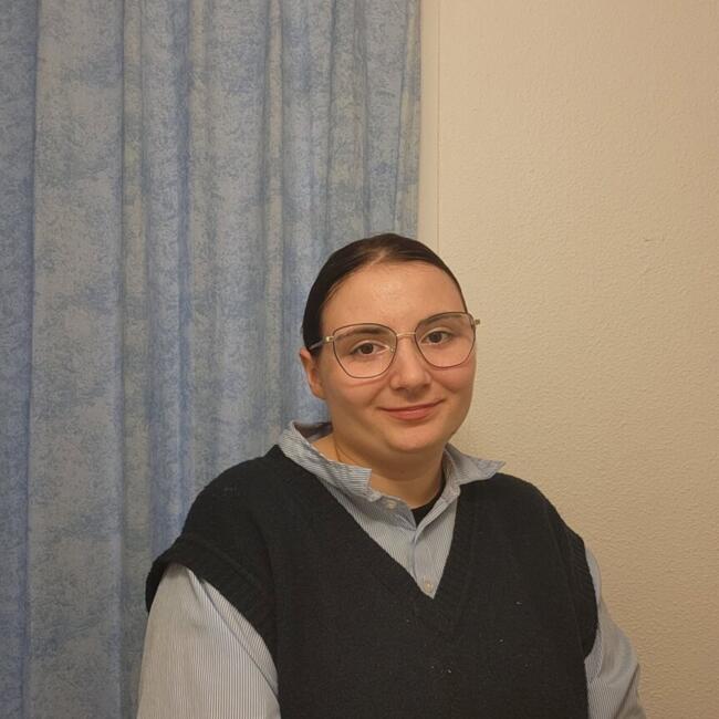 Babysitter in Caen: Elona