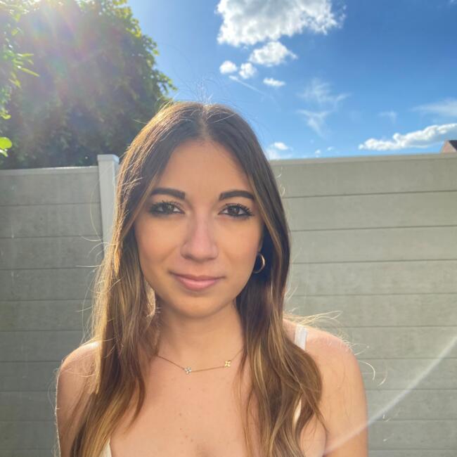 Babysitter in Élancourt: Lola