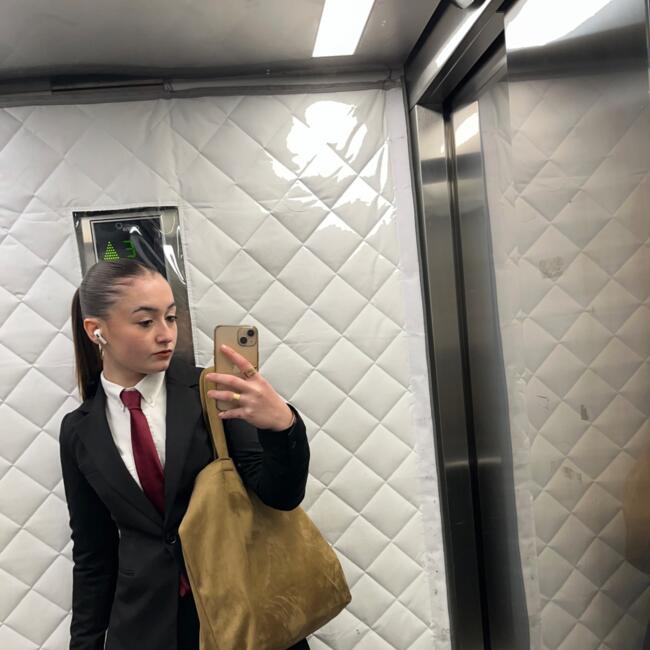 Babysitter in Talence: Zaya