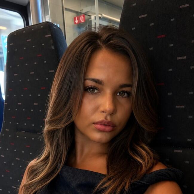 Babysitter in Châtelet: Melina