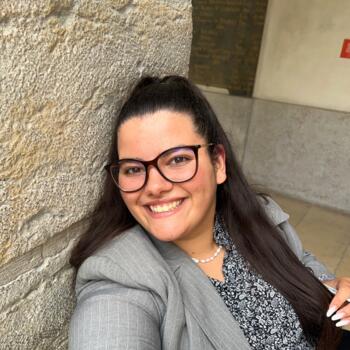 Babysitter in Vénissieux: Caroline