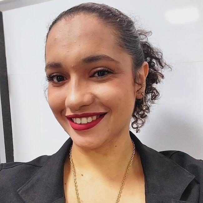 Emprego de babá em Goiânia: Sarah