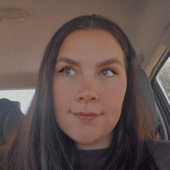 Babysitter in Hervey Bay: Hannah