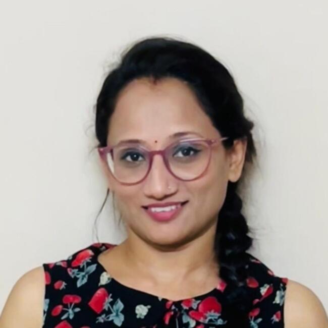 Babysitter in Vadodara: Shefali