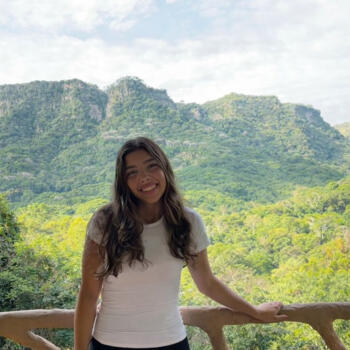 Baby-sitter in Vancouver: Cami