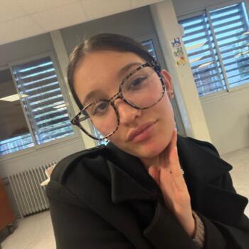 Babysitter in Menton: Léane