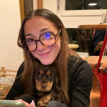 Babysitter in Le Chesnay: Zoe
