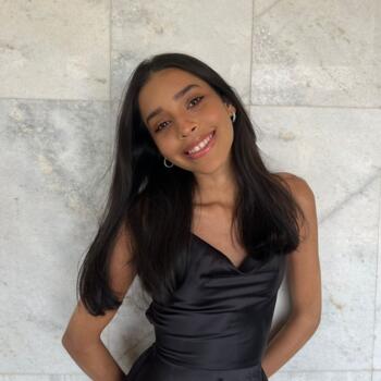 Babysitter Brasília: Larissa