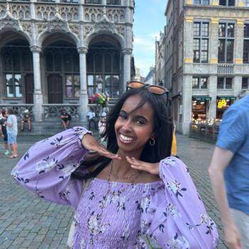 Babysitter in Brussels: Asmaa