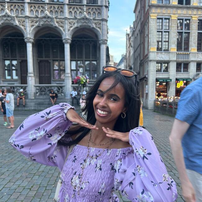 Babysitter in Brussels: Asmaa