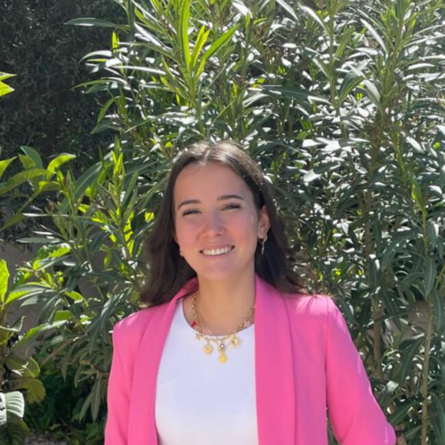 Babysitter in Eyguières: Margot