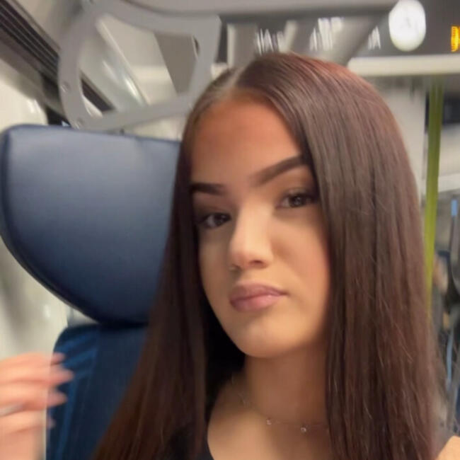 Babysitter in Chevry: Naïma