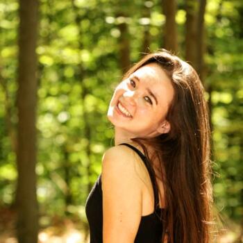 Baby-sitter in Ville-d'Avray: Lorena