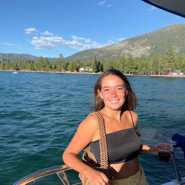 Babysitter em São Domingos de Rana: Mariana