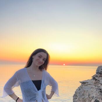 Babysitter in Girona: Carla Pujol