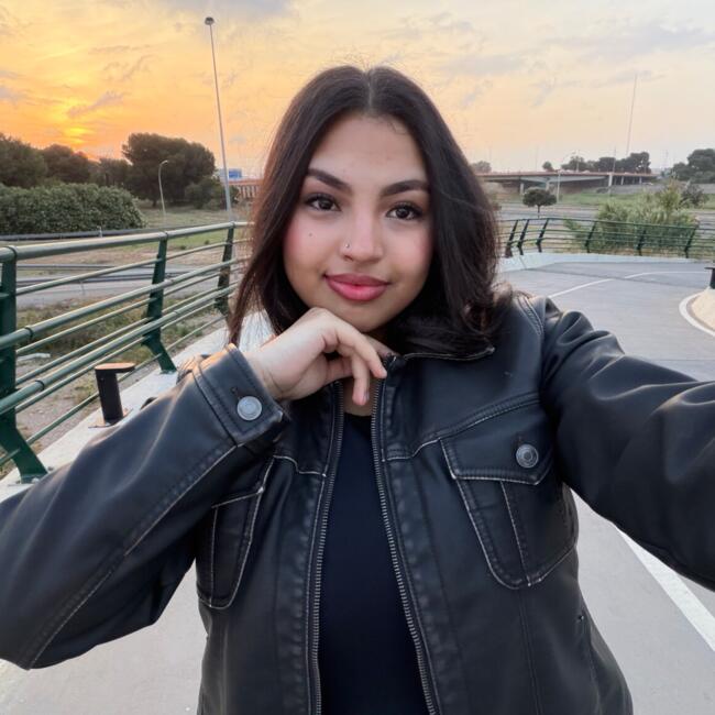 Canguro en Valencia: Meryem