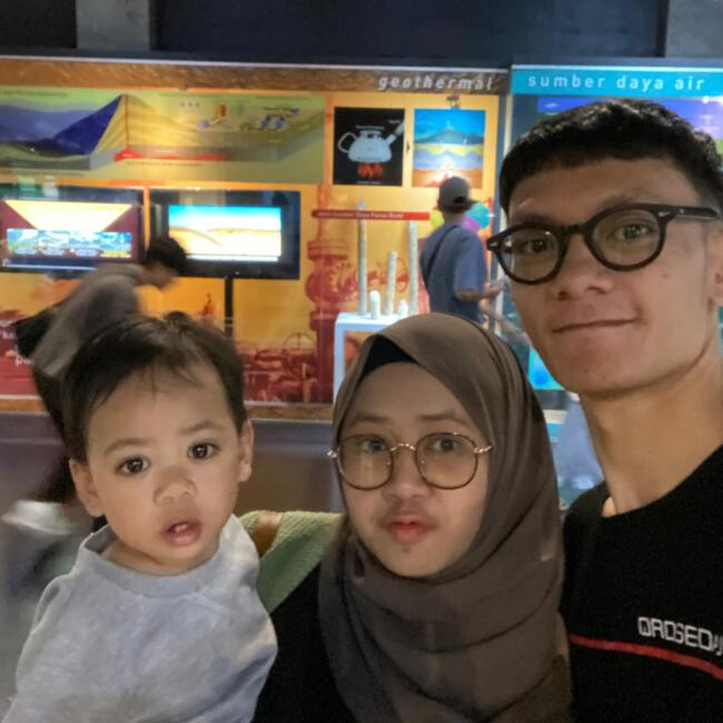 Lowongan pekerjaan babysitting di Kota Bandung: Reza