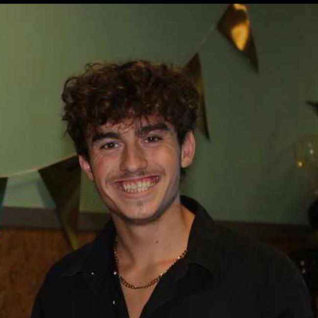 Babysitter in Dunkirk: Théo