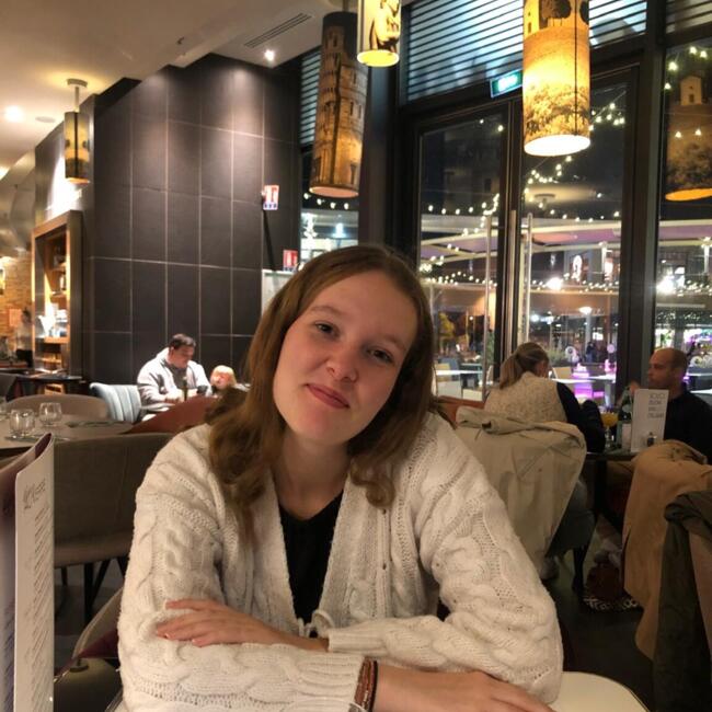 Babysitter in Tours: Céleste
