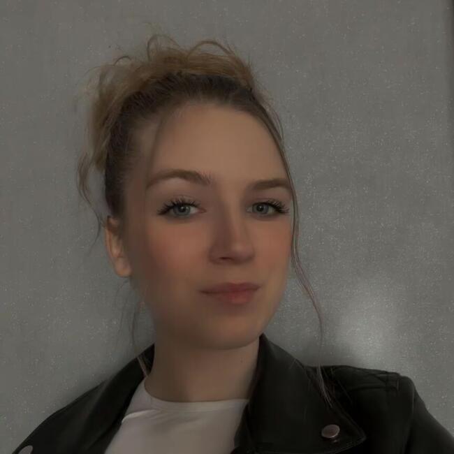 Babysitter in Toul: Léna