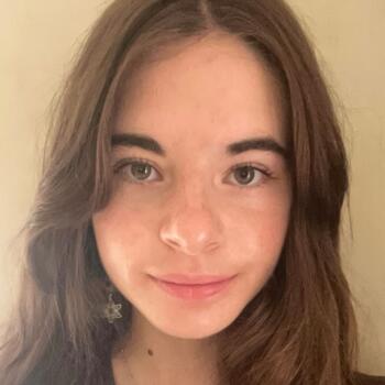 Babysitter in Bracknell: Jasmine