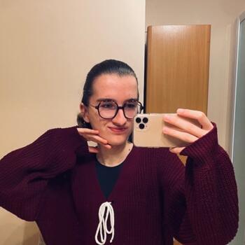 Babysitter in Grand-Fougeray: Emma