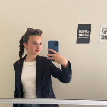 Babysitter Condé-sur-Vire: Clara