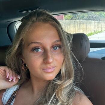 Babysitter in Lodelinsart: Cassandra