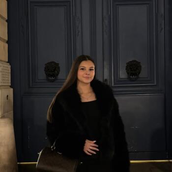 Babysitter Paris: Eline