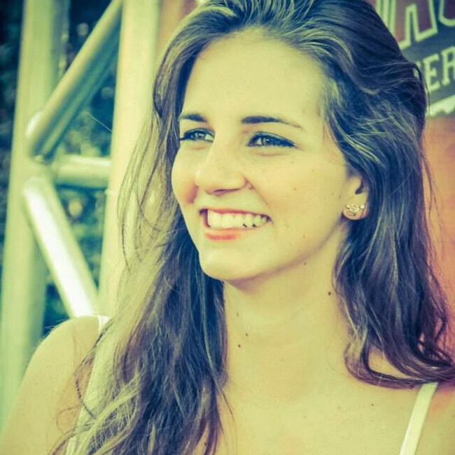 Emprego de babá em Londrina: Veronika