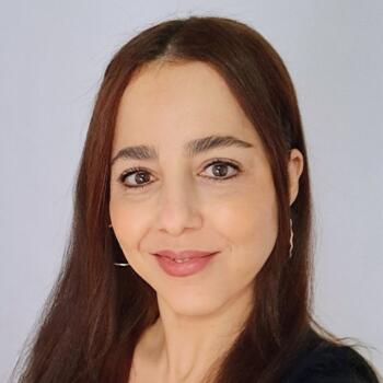Nanny in Seville: Naziha