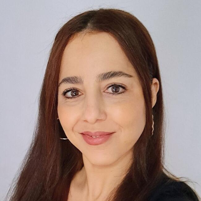 Nanny in Seville: Naziha