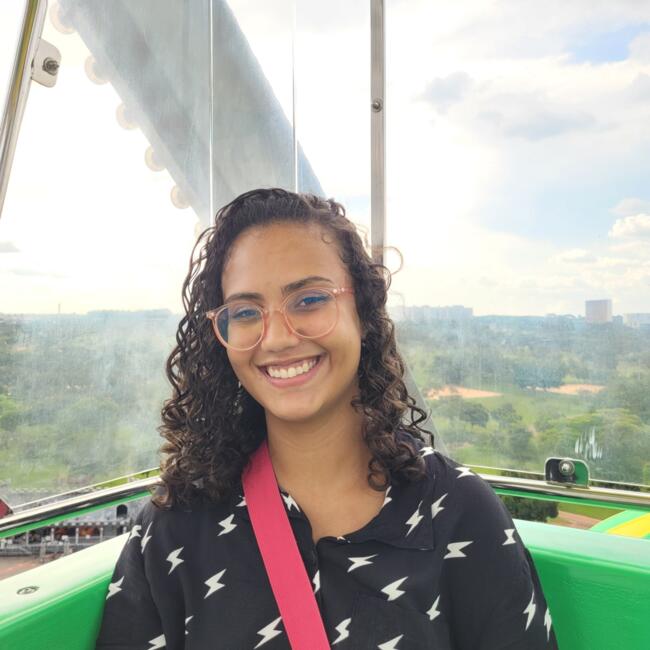 Babysitter in Valparaíso de Goiás: Jéssyca