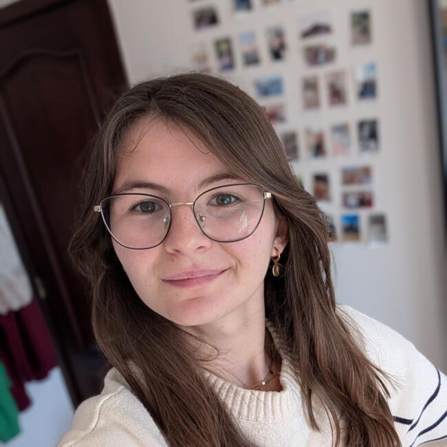 Babysitter em Almada: Agathe