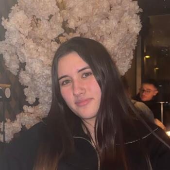 Babysitter in Talence: Myrella
