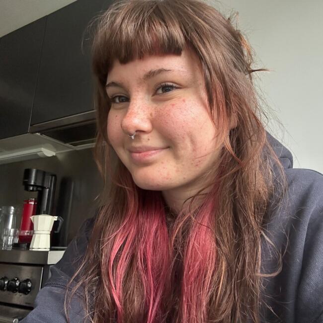 Babysitter in Bern: Emily Neomi