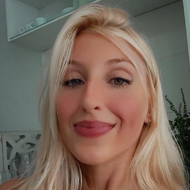 Emprego de babá em Pomerode: Açucena