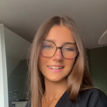 Babysitter Estreux: Camille