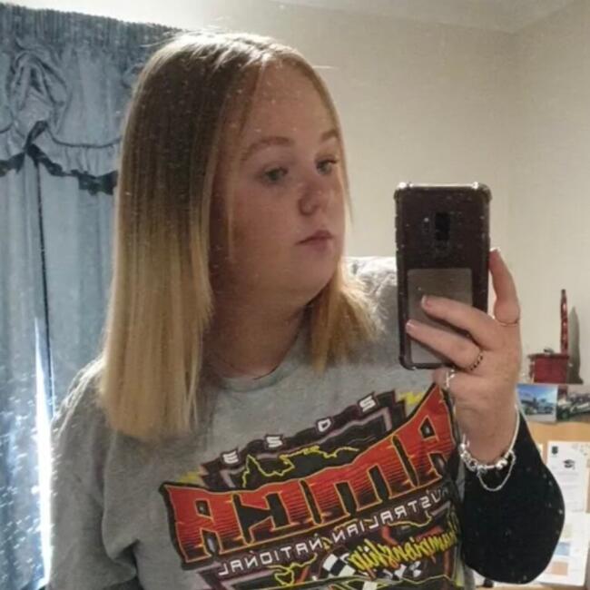 Babysitter in Hobart: Chloe