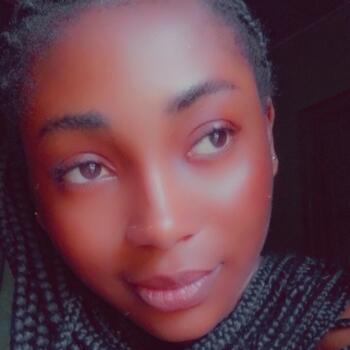 Babysitter in Aba: Sarah