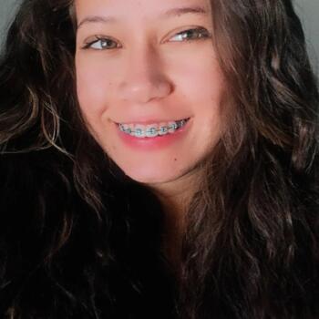 Babysitter Pouso Alegre: Pamela