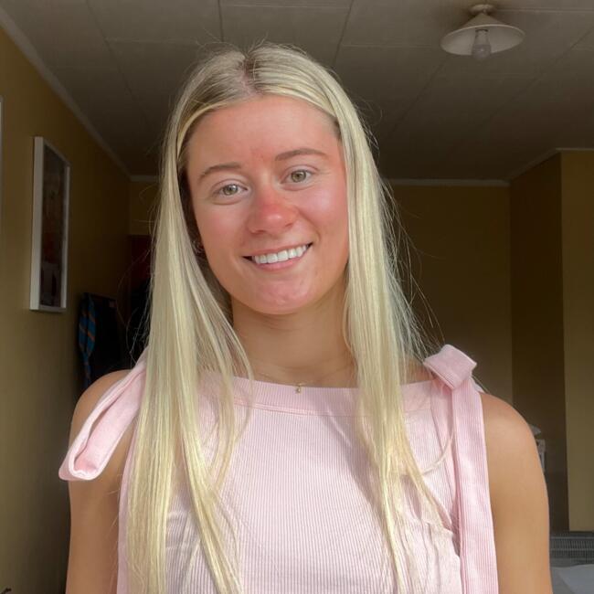 Babysitter in Auckland: Maya