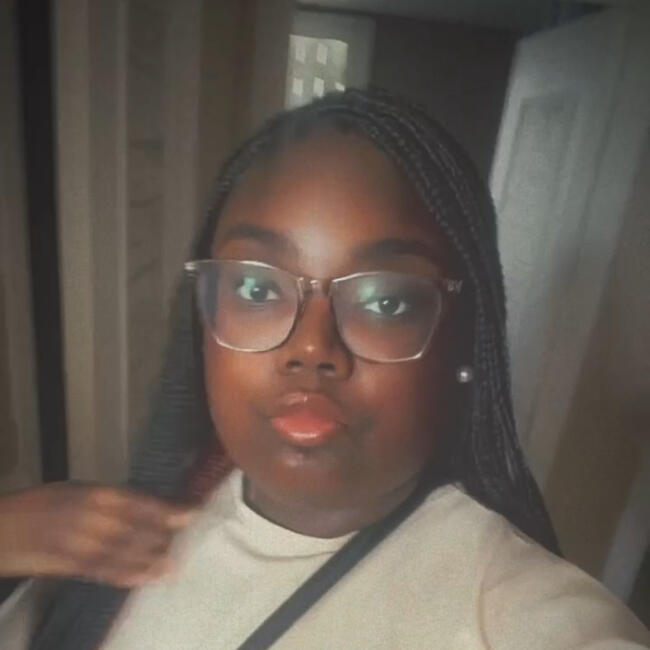 Babysitter in Troyes: Kellya