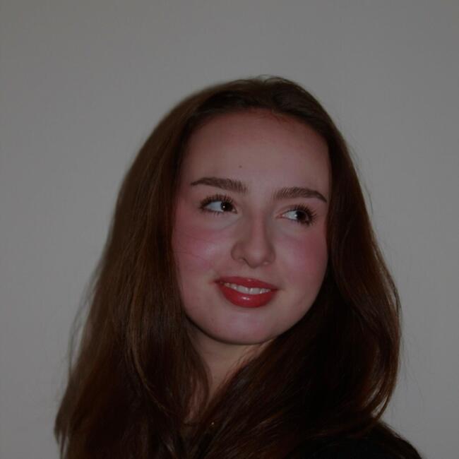 Babysitter in La Ville-aux-Dames: Jeanne