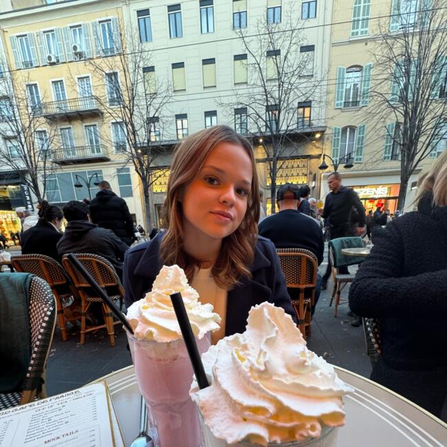 Babysitter στην περιοχή Νίκαια: Jeanne