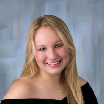 Babysitter in Boca Raton: Karina