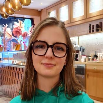 Babysitter St. Julian's: Louise