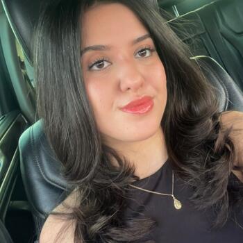 Babysitter in Dunkirk: Hajar