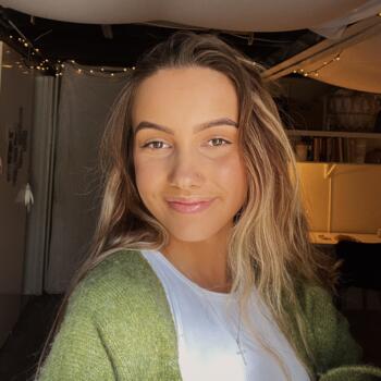 Babysitter in Brisbane: Tia